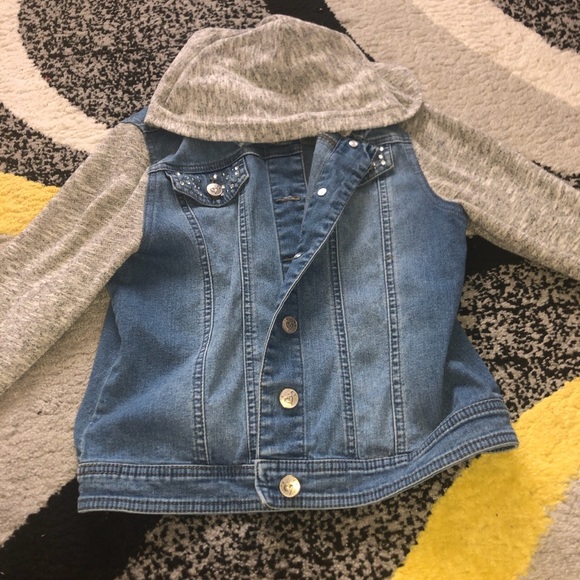Super cute Kids XL Justice jean jacket w/ pockets - Picture 1 of 3